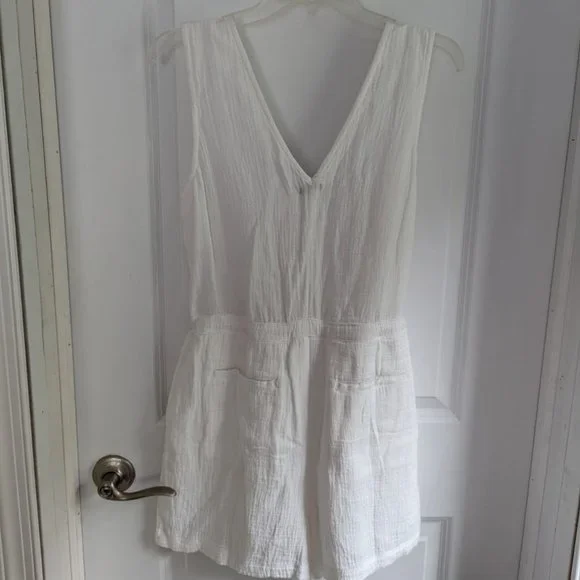 NWT Rails Romper - Picture 7 of 9